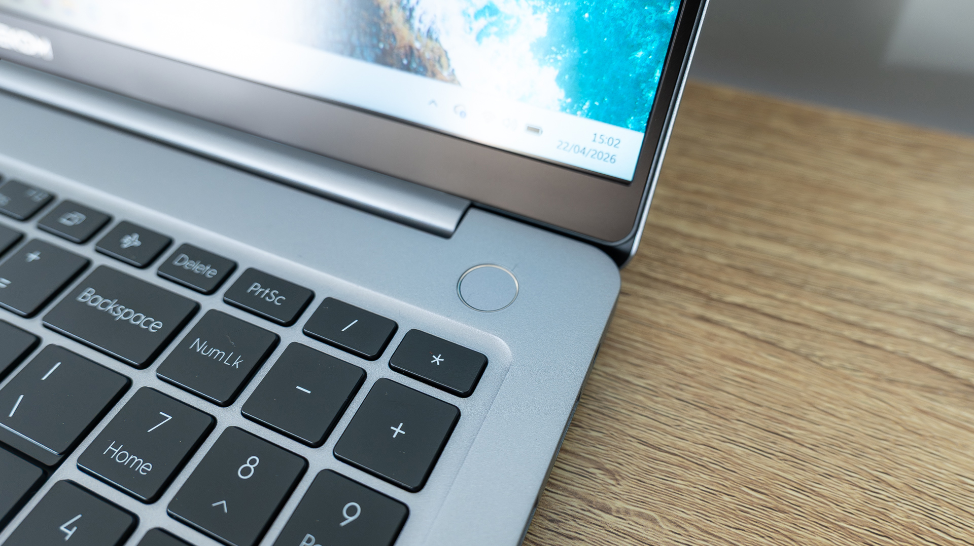 Geekom X16 Pro Windows 11 Pro laptop