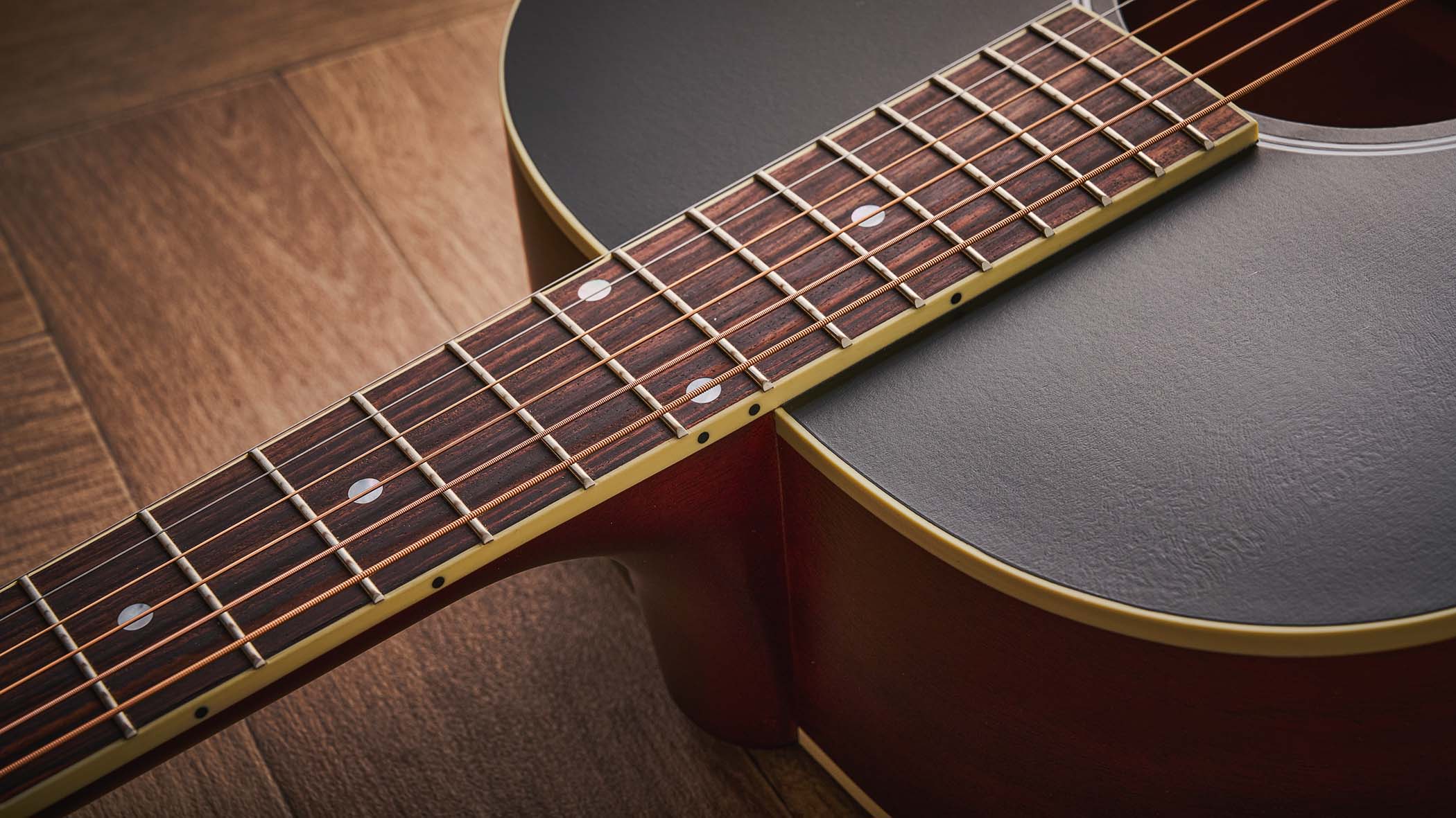 Gibson J-185 Century