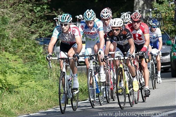 A 12-man escape was off the front deep into the race.