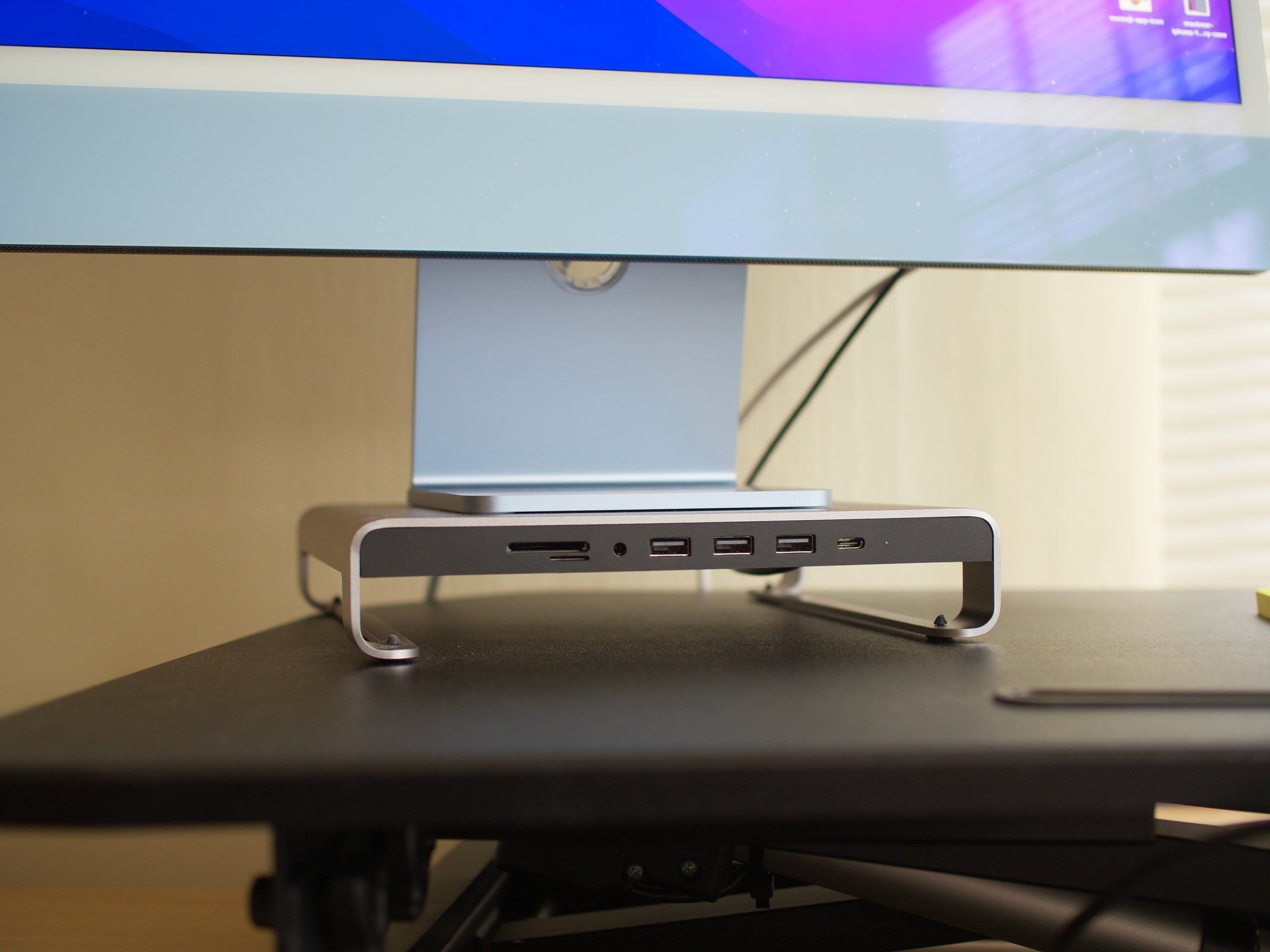 Satechi アルミニウム iMac スタンド Satechi USB-C hub and iMac stand review: Solves two problems at