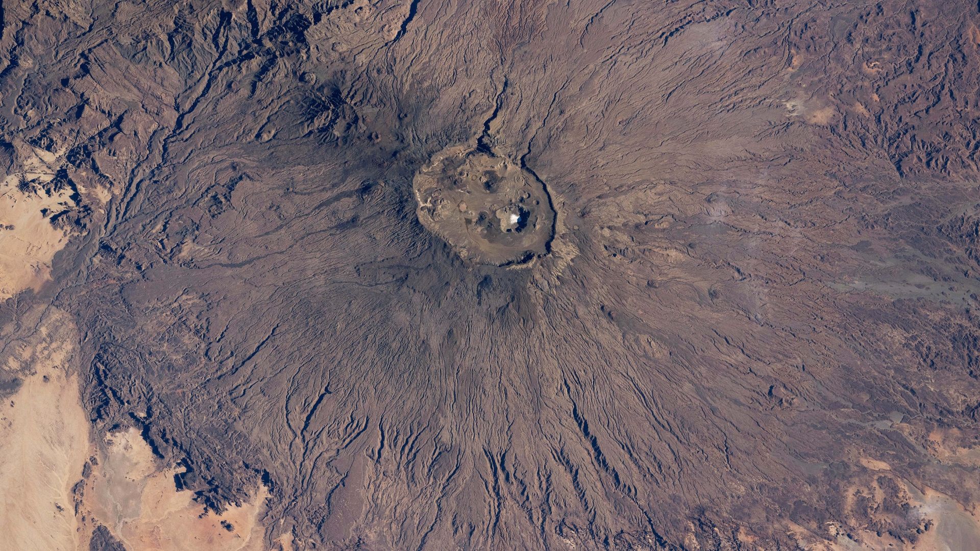 Salt Patch Found on Sahara's Tallest Volcano!