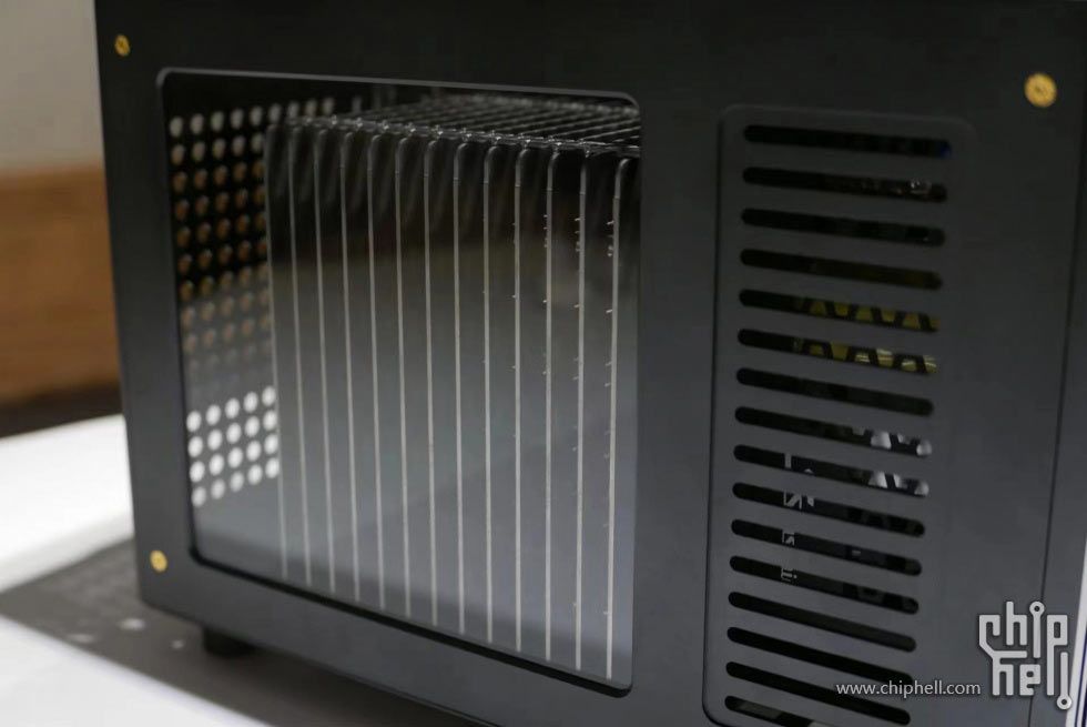 FreshCool's custom NH-P1 SFF PC case