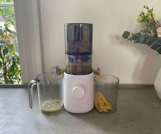 Nama J3 Juicer making pineapple juice