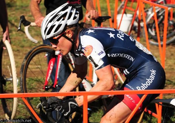 Katie Compton (Rabobank-Giant) heading out on a clean bike
