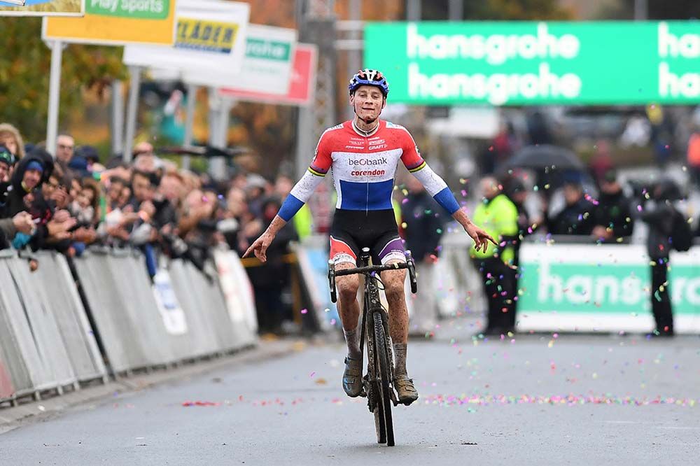 Mathieu Van der Poel (Beobank-Corendon) finished alone