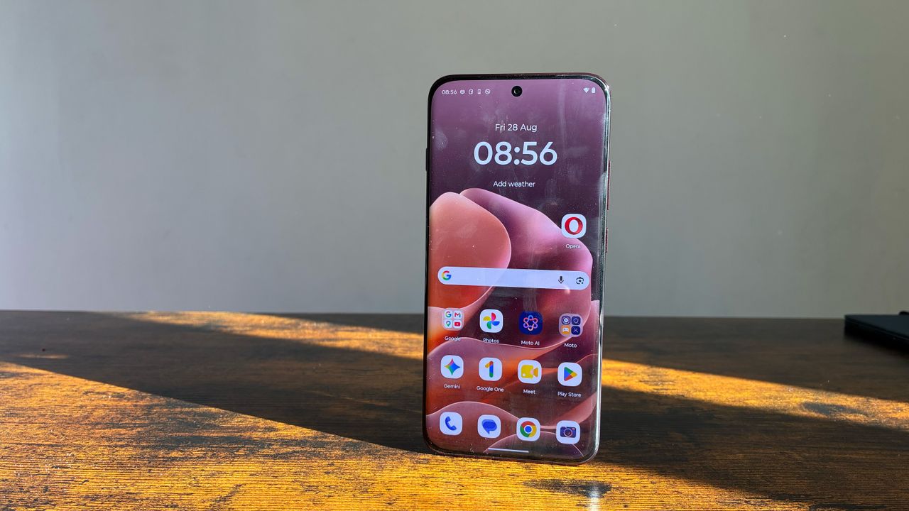 Motorola Edge 70 Pro: Design