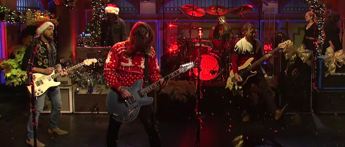 Watch Foo Fighters Bring Holiday Cheer to 'Saturday Night Live' with ...