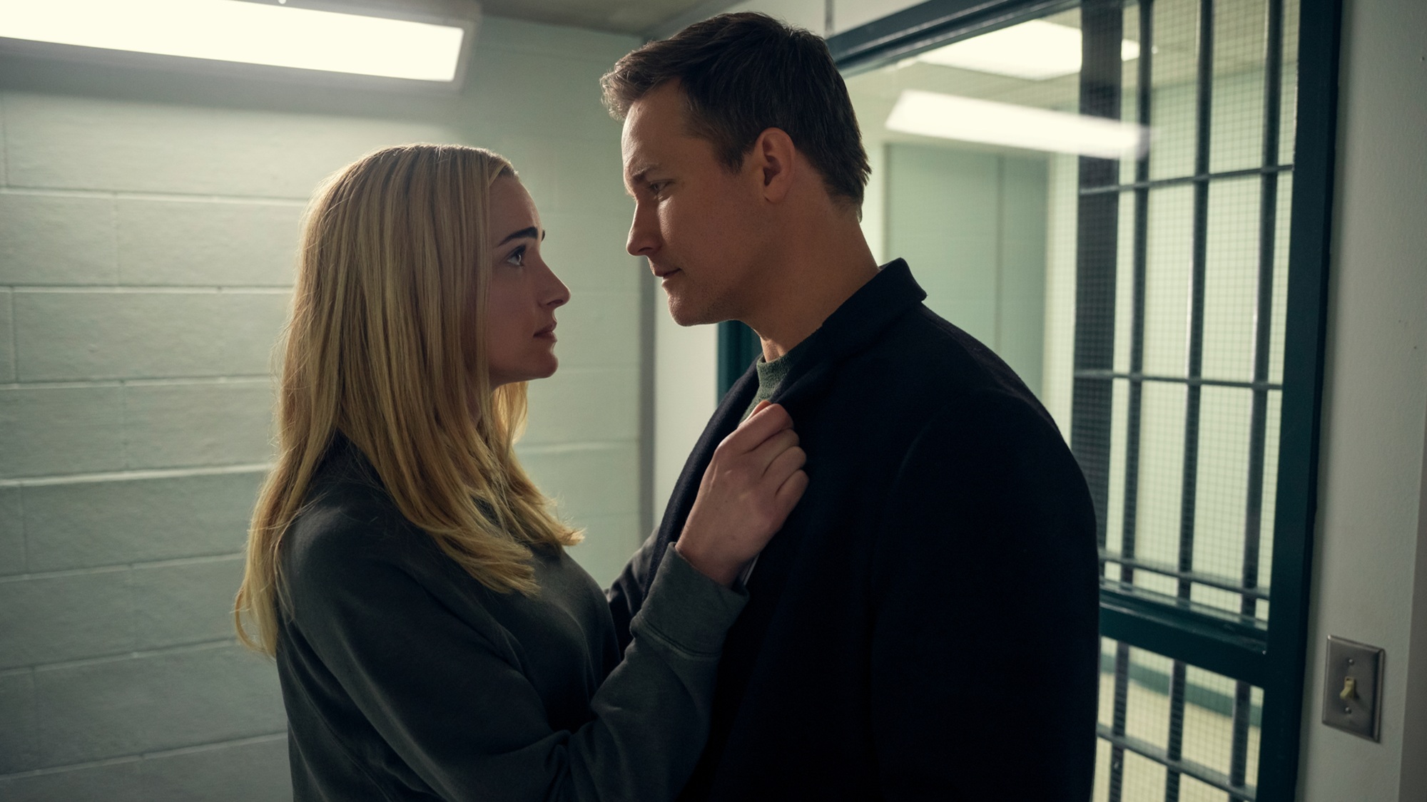 Brianne Howey as Georgia Miller, Scott Porter as Paul in episode 301 of Ginny &amp; Georgia