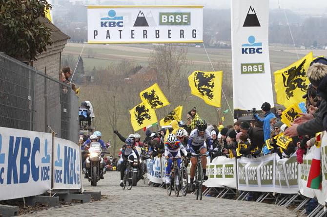 Patersberg - Emma Johansson (Orica - AIS) leads 2013 Tour of Flanders