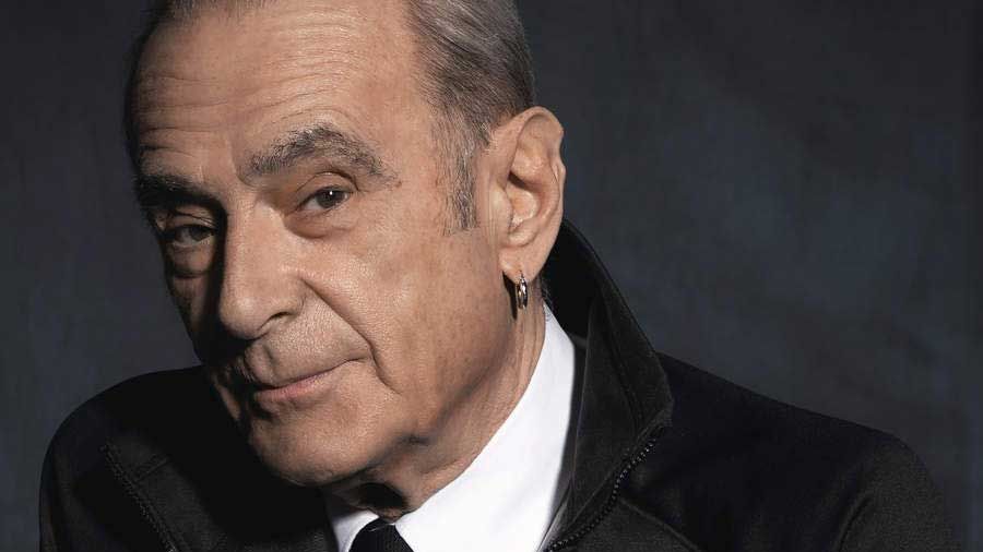 Francis Rossi headshot