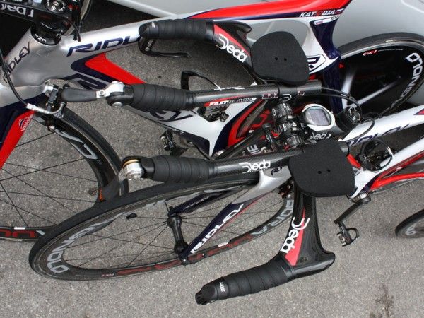 Katusha riders apparently have little to worry about come July 1 as these Deda bars easily fall within the UCI's 3:1 aspect ratio rule.