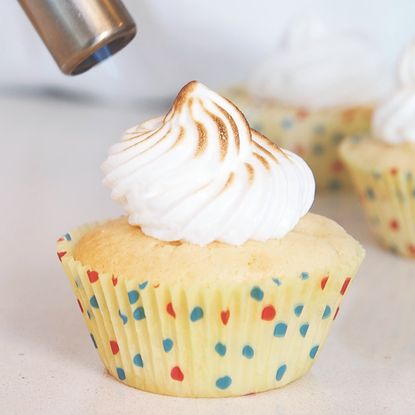 Lemon Meringue Swirl Cupcakes