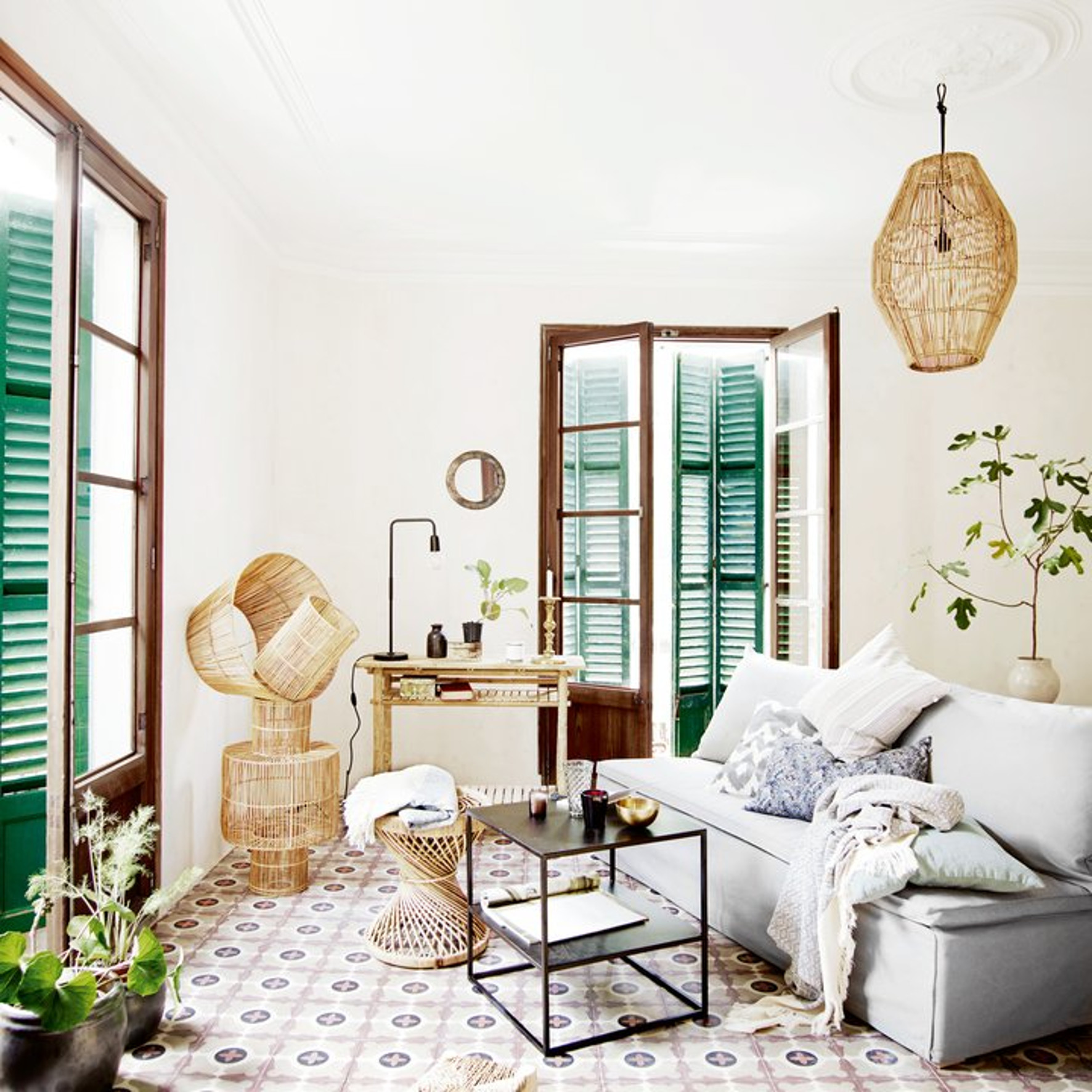 Sall apartment with boho style