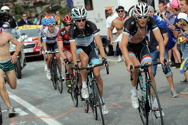 The Schleck brothers tried to break Cadel Evans but couldn't