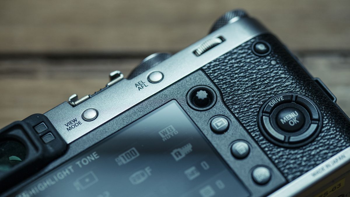 Build, Handling And AF - Fujifilm X100F Review - Page 2 | TechRadar