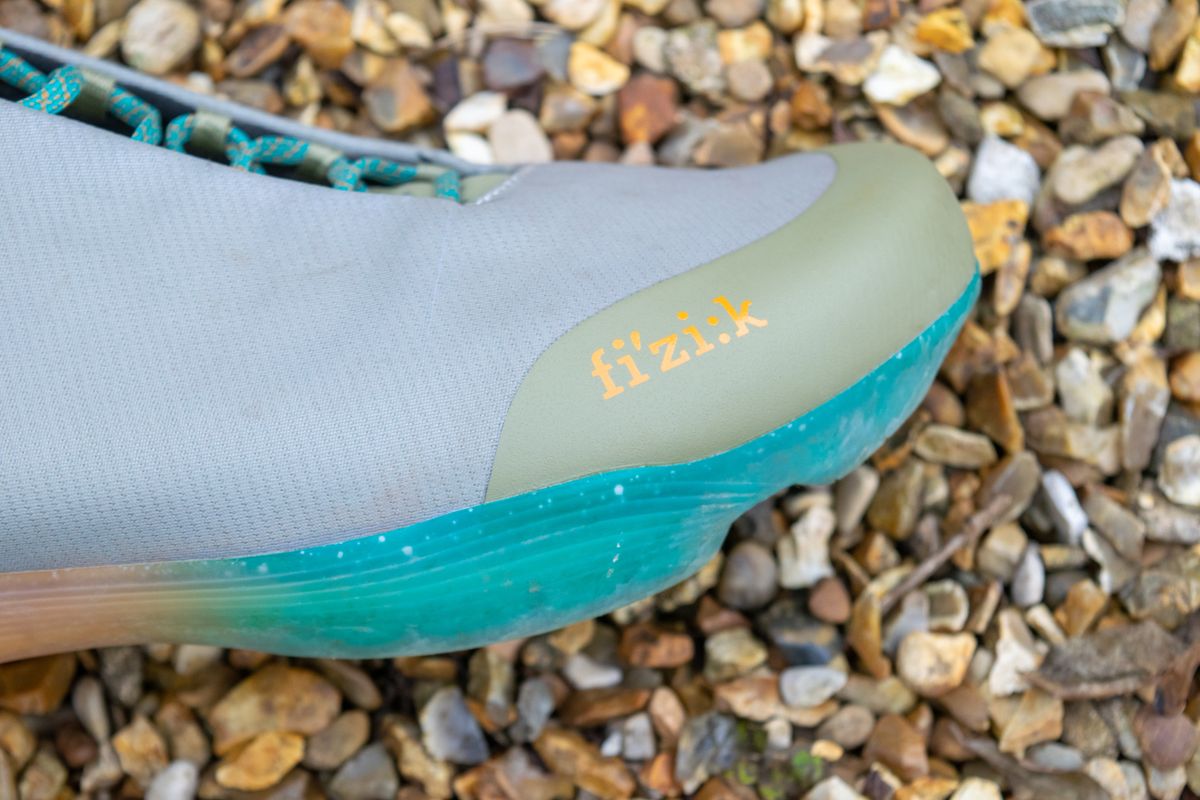 Fizik Tempo Beat cycling shoes on some gravel