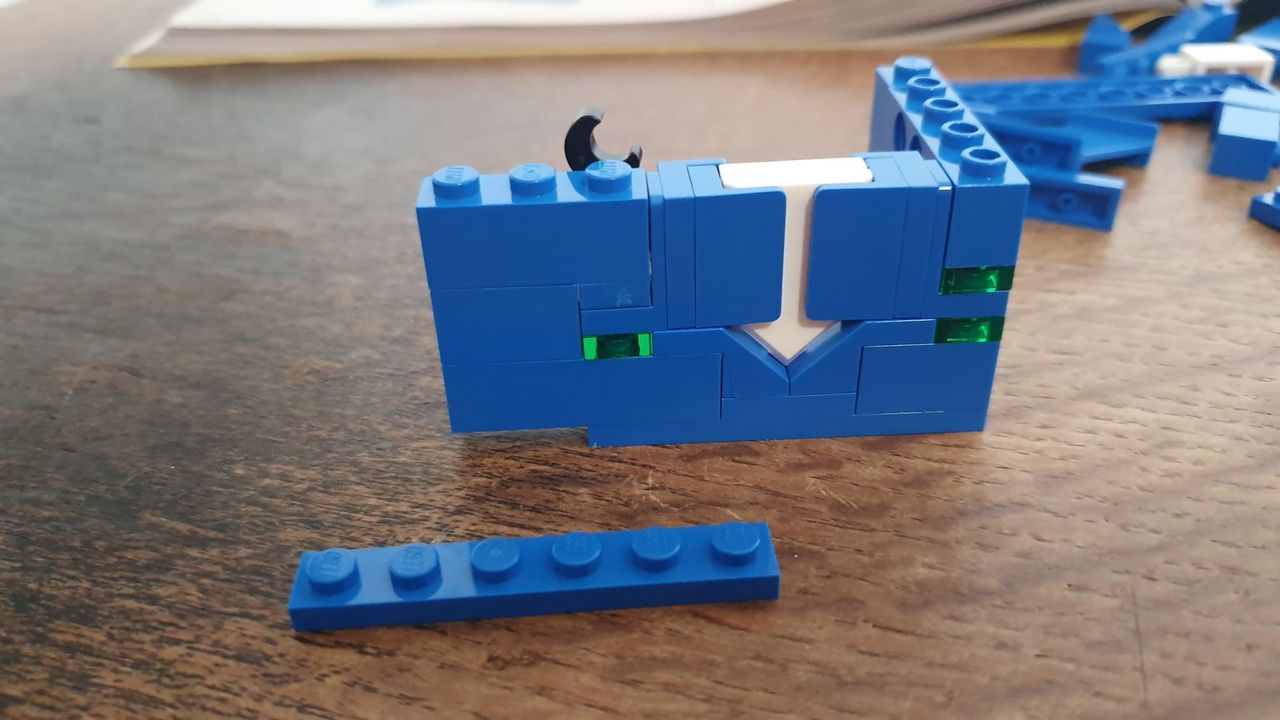 Lego Icons Galaxy Explorer 10497 arrow 2