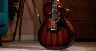 Taylor 222ce-K DLX