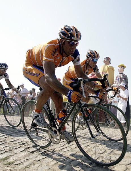 Going hard on the pav&eacute;: Juan Antonio Flecha