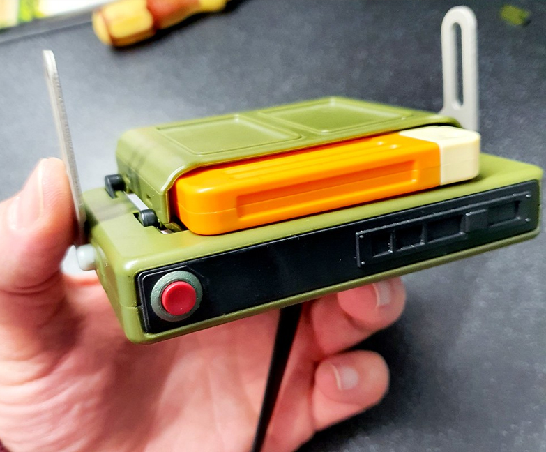 Someone Made a Working Replica of Fallout's Pip-Boy 2000 With a ...