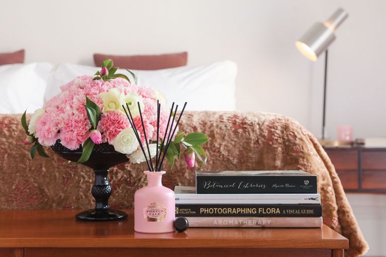 reed diffusers flowers bedroom