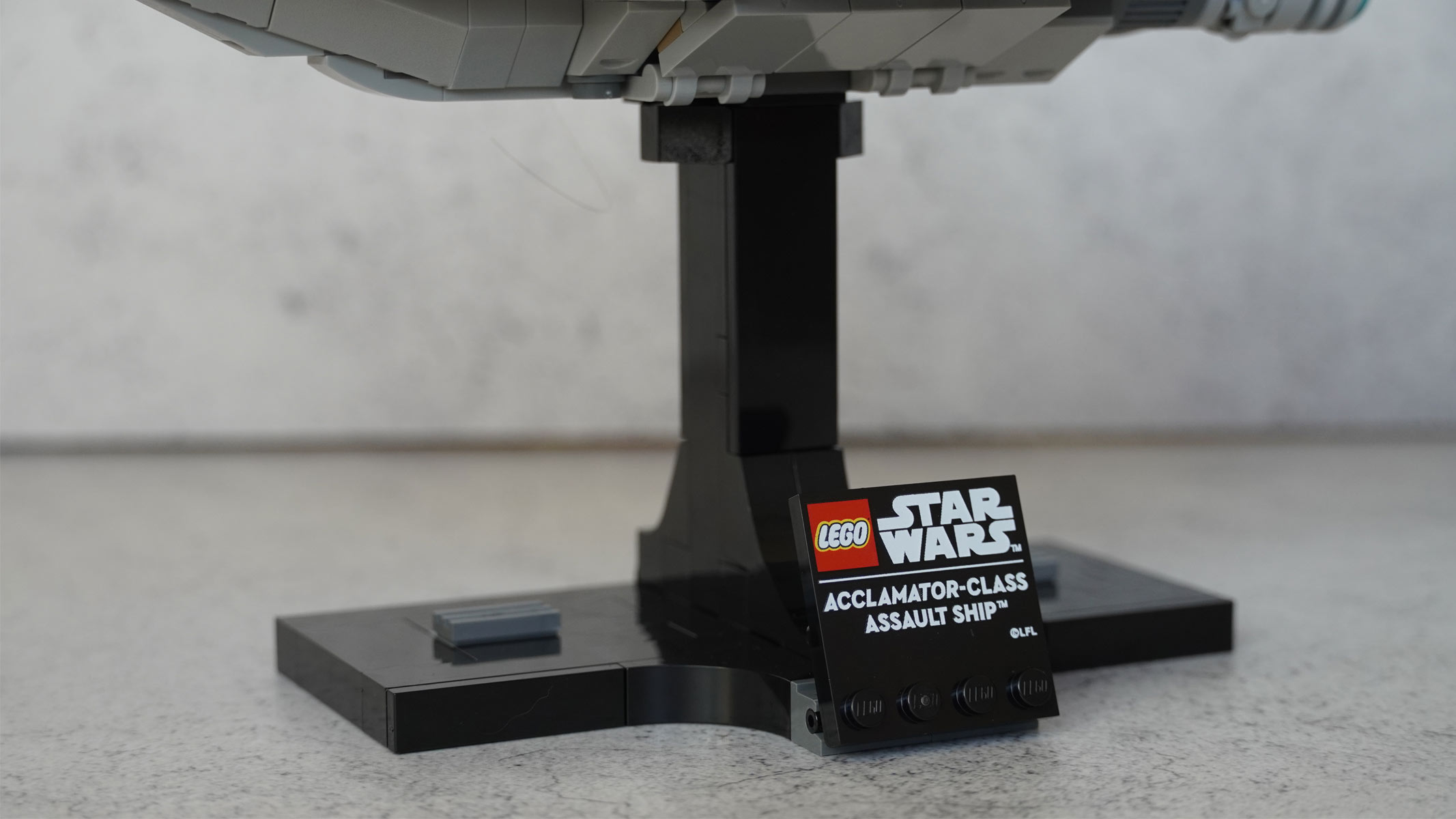A black display plaque reads "Lego Star Wars Acclamator-Class Assault Ship" on a grey background.