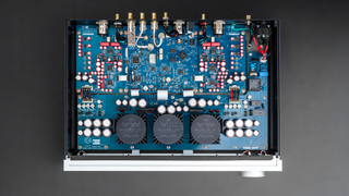 HiFi Rose RD160 DAC internal circuitry