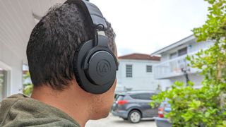 Testing the Audio-Technica ATH-M20xBT's noise isolation
