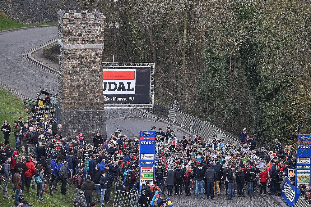 The elite men start in Namur.
