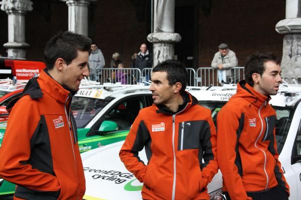 Euskaltel-Euskadi relax before they're called to the main stage