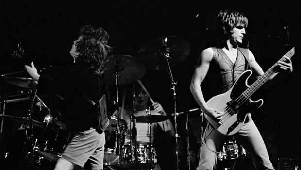 Interview: Former AC/DC Bassist Mark Evans Talks About His New Book ...