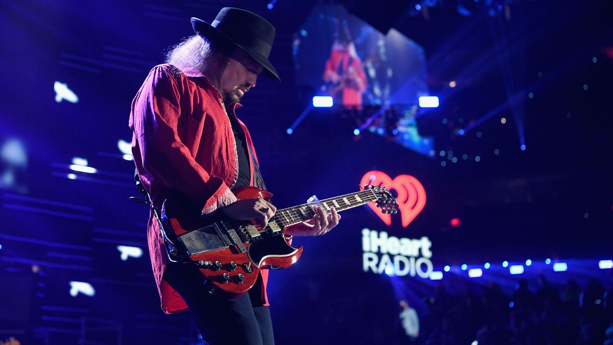 Gary Rossington onstage in 2018