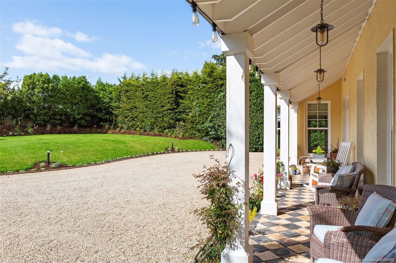 Inside Actress Saoirse Ronan's stylish Ireland home