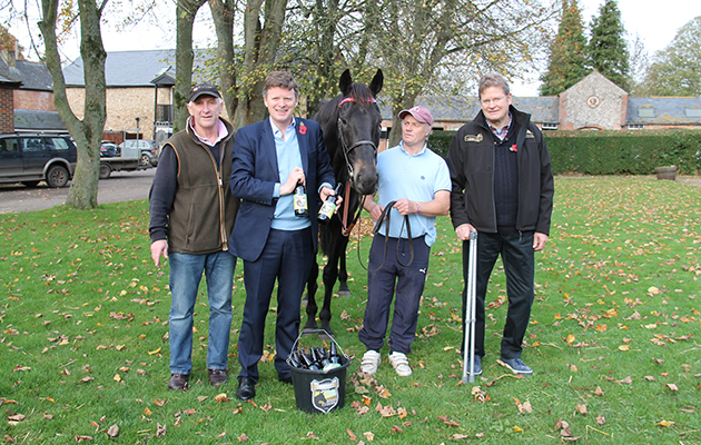 Grand-National-real-ale-2015-11-Nov-11-MC-launch_3432.jpg