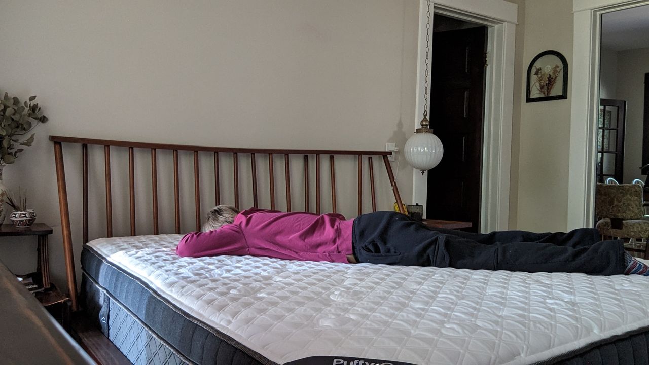 Puffy Royal Hybrid mattress review image