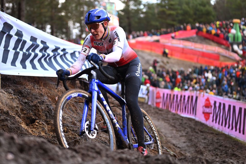 ZONHOVEN BELGIUM DECEMBER 22 Lucinda Brand of The Netherlands and Team Baloise Trek Lions competes during the 28th Zonhoven UCI CycloCross Worldcup 2024 Womens Elite on December 22 2024 in Zonhoven Belgium Photo by Luc ClaessenGetty Images