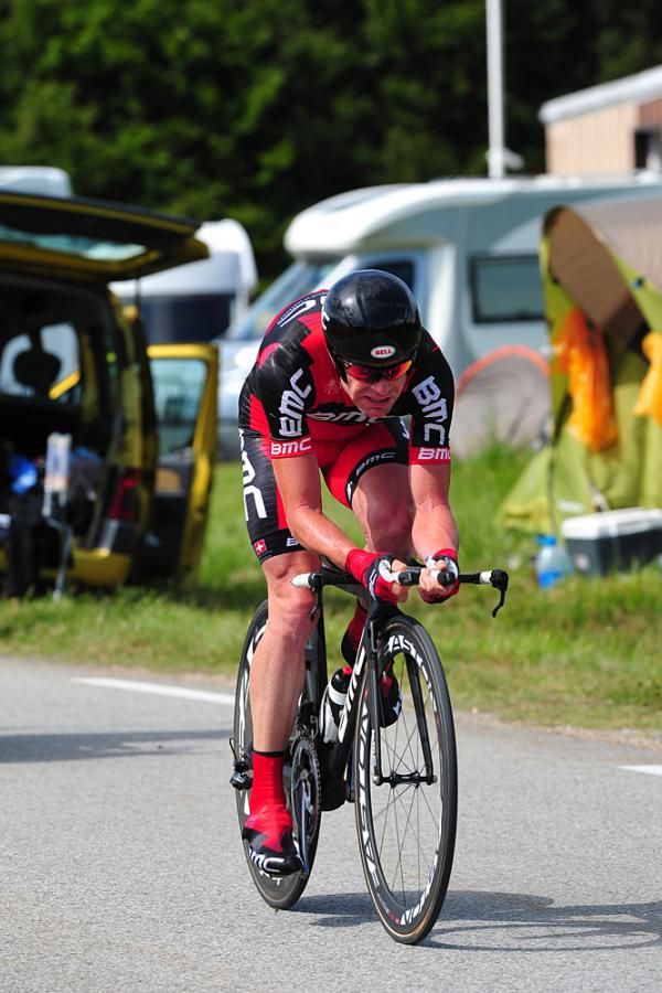 Cadel Evans burns a groove into the roads of Grenoble