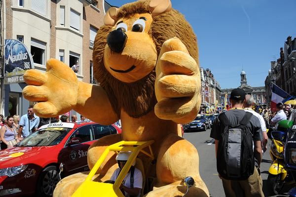The iconic Credit Lyonnaise Lion.