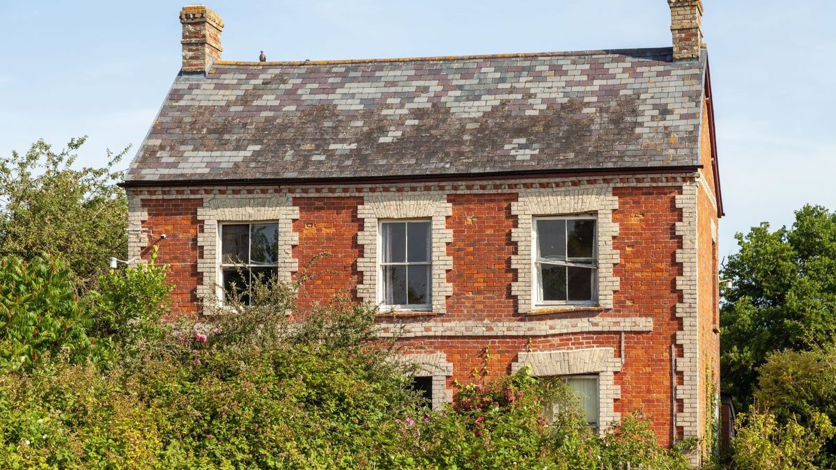 A house suffering from subsidence