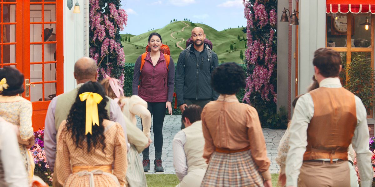 Schmigadoon! stars Cecily Strong, Keegan-Michael Key ready for some musical backpacking fun.