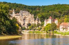 The Dordogne Valley is full of spots such as La Roque-Gageac, with the beautiful Chateau de la Marartrie.