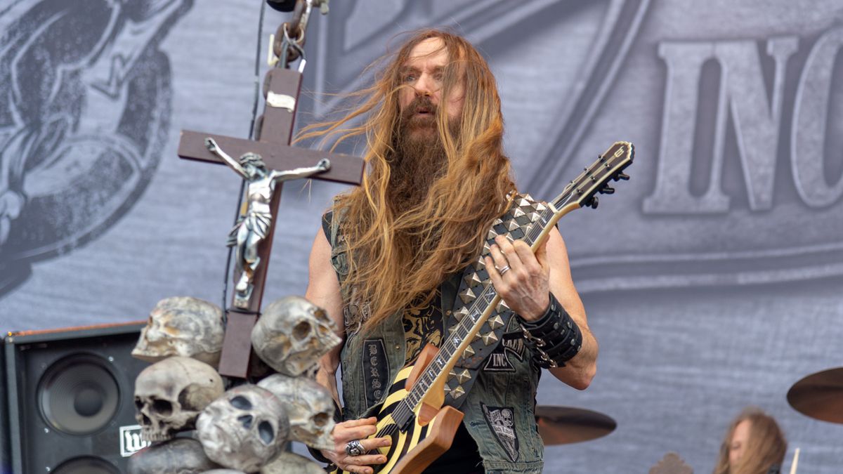 Zakk Wylde performing live