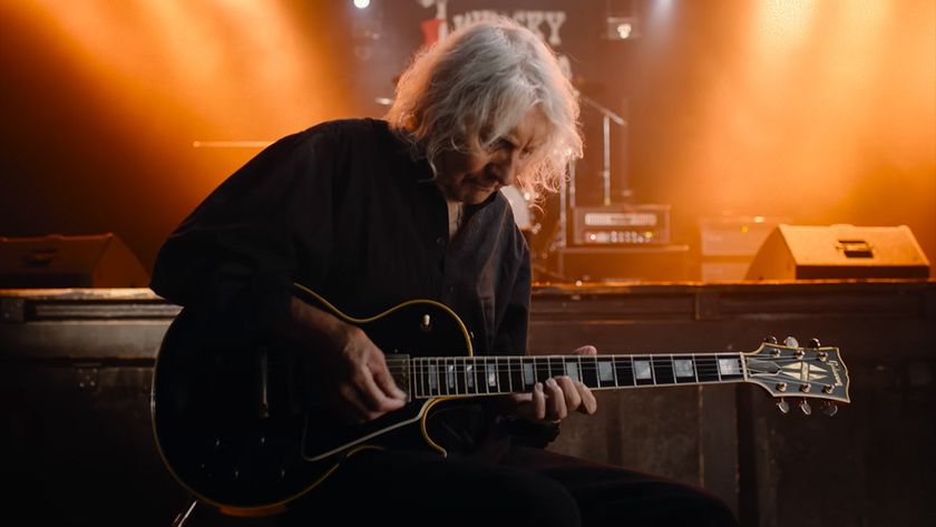 Albert Lee playing his replica 1958 Gibson Les Paul Custom