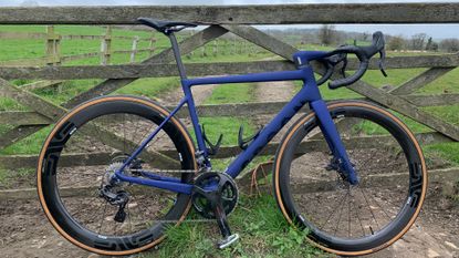 Spoon Vars Disc road bike