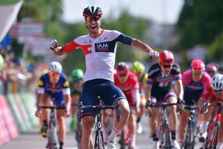 Roger Kluge (IAM Cycling) wins stage 17 of the Giro d'Italia