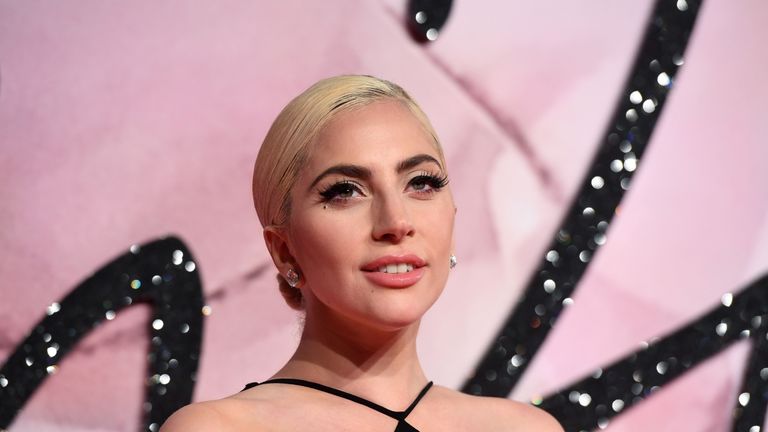 Hair, Face, Eyebrow, Pink, Blond, Lip, Beauty, Shoulder, Fashion, Model,