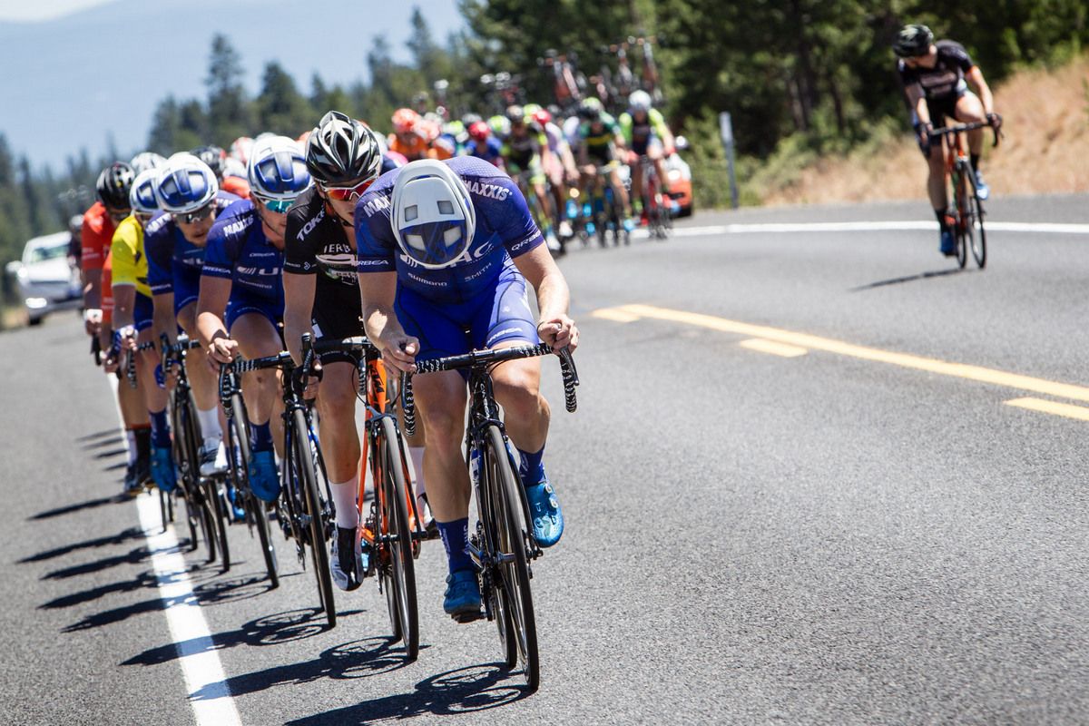 Tanner Putt (UnitedHealthcare) puts his head down to help with the chase