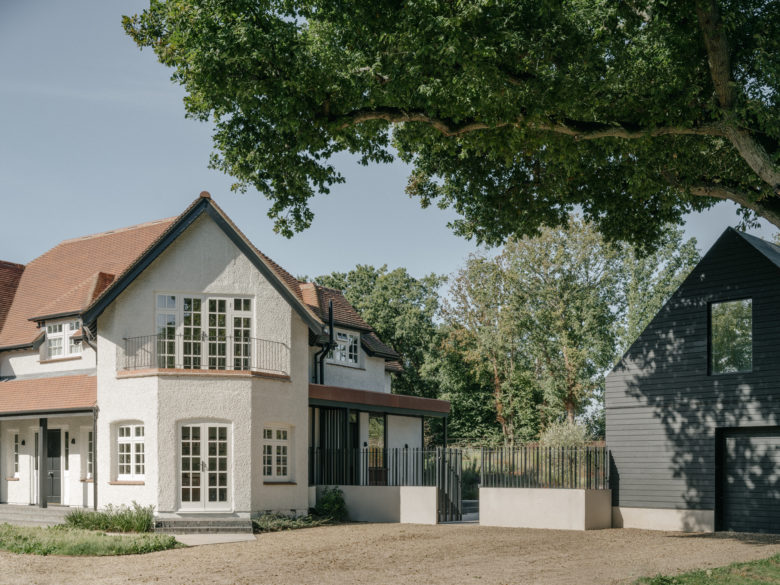 TE Residence, UK, by Dedraft