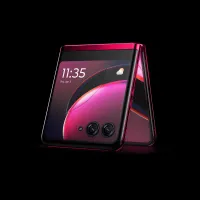 Motorola Razr 40 Ultra:&nbsp;was £1,049.99, now £549.99 at Motorola