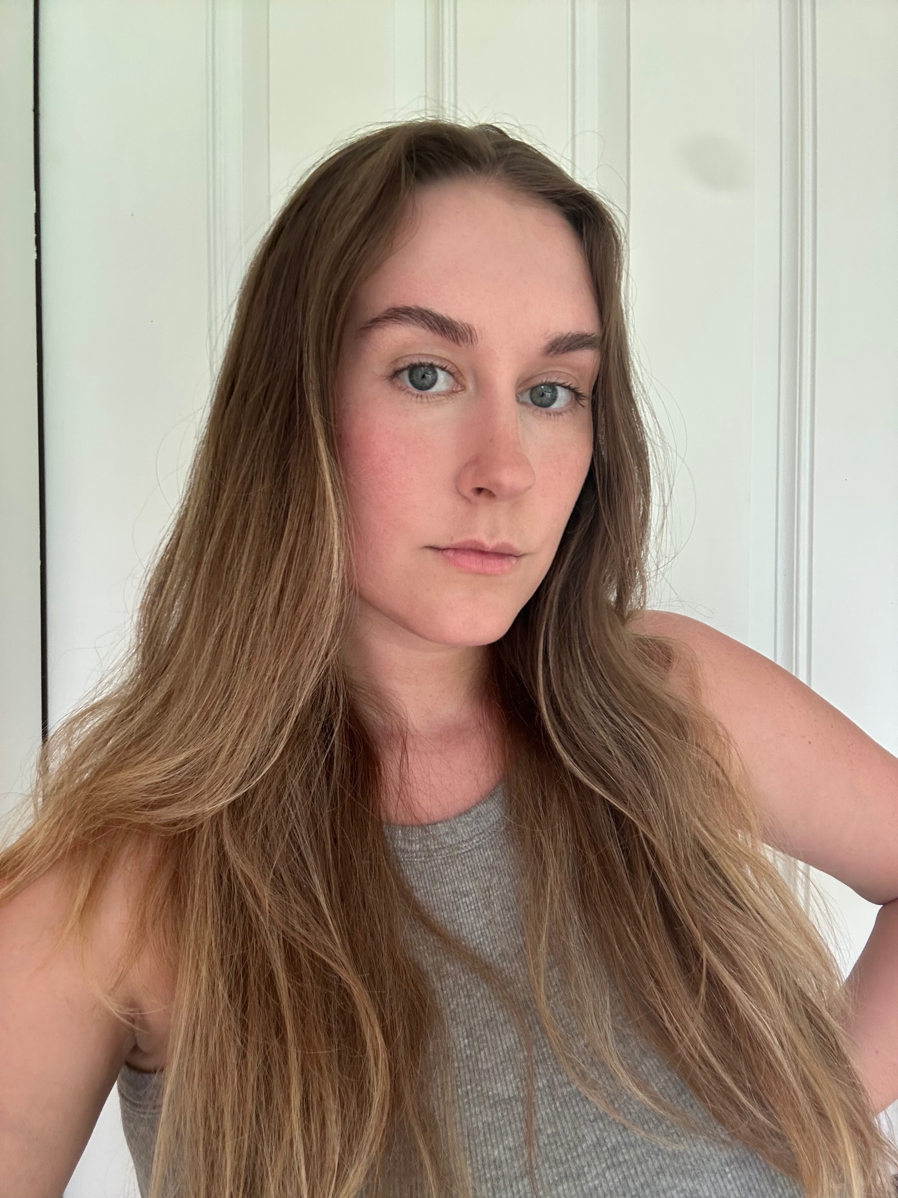 Who What Wear editor Kaitlyn McLintock testing Violette_Fr's Bisou Blush.